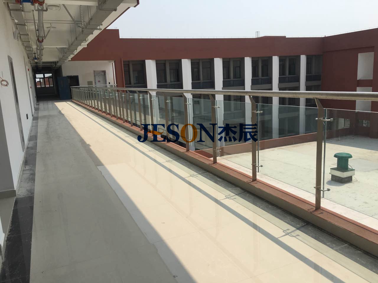 杰辰護(hù)欄，為校園安全護(hù)航。